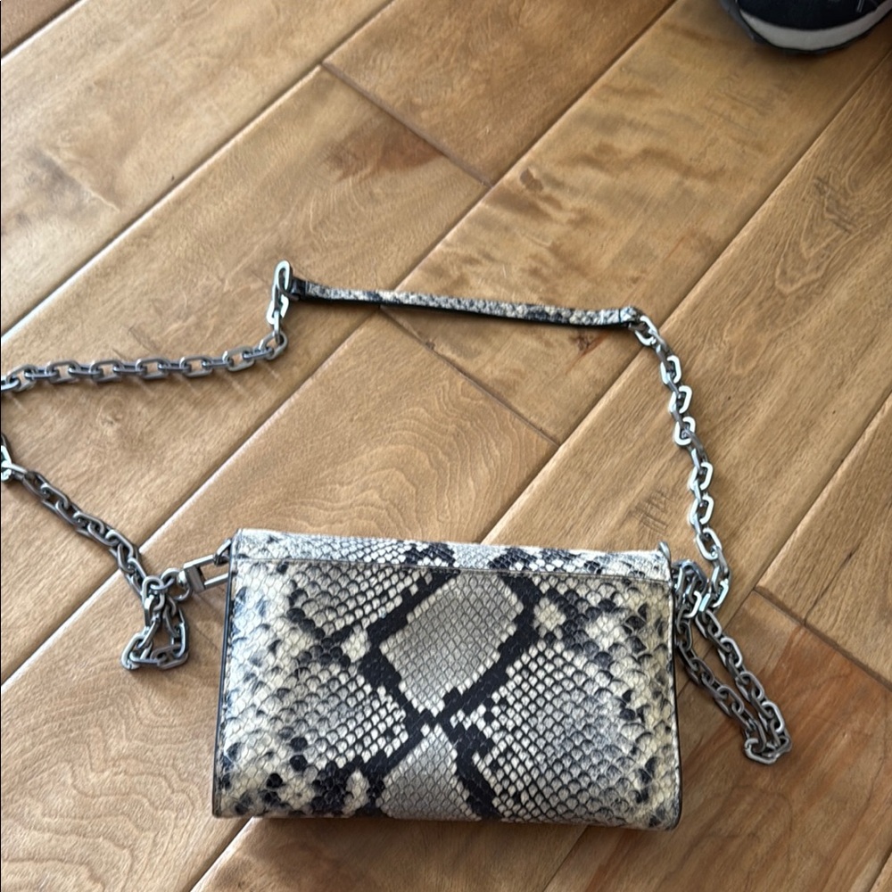 Tory Burch Black and Cream Crossbody Bag with Chain Strap - Picture 3 of 3